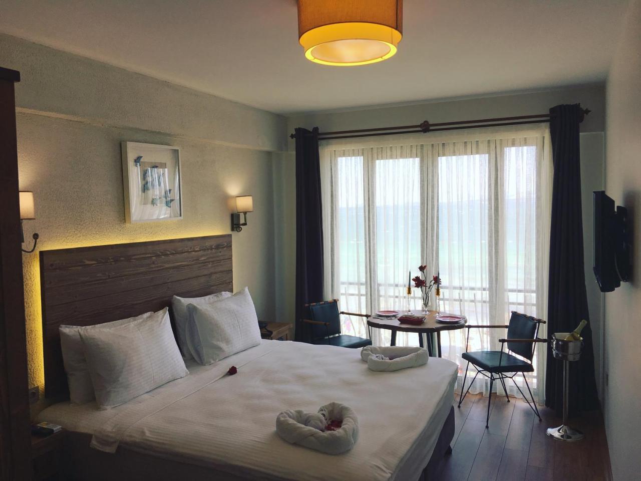 8 Rooms Hotel Gallipolli Exteriör bild